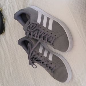 Adidas shoes cloud foam size 9. Brand new.